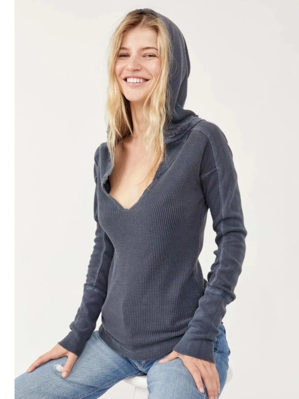 WE THE FREE Margo
Thermal Hoodie Sz S NEW
VNeck Raw Edge
100% Cotton
Waffle kni